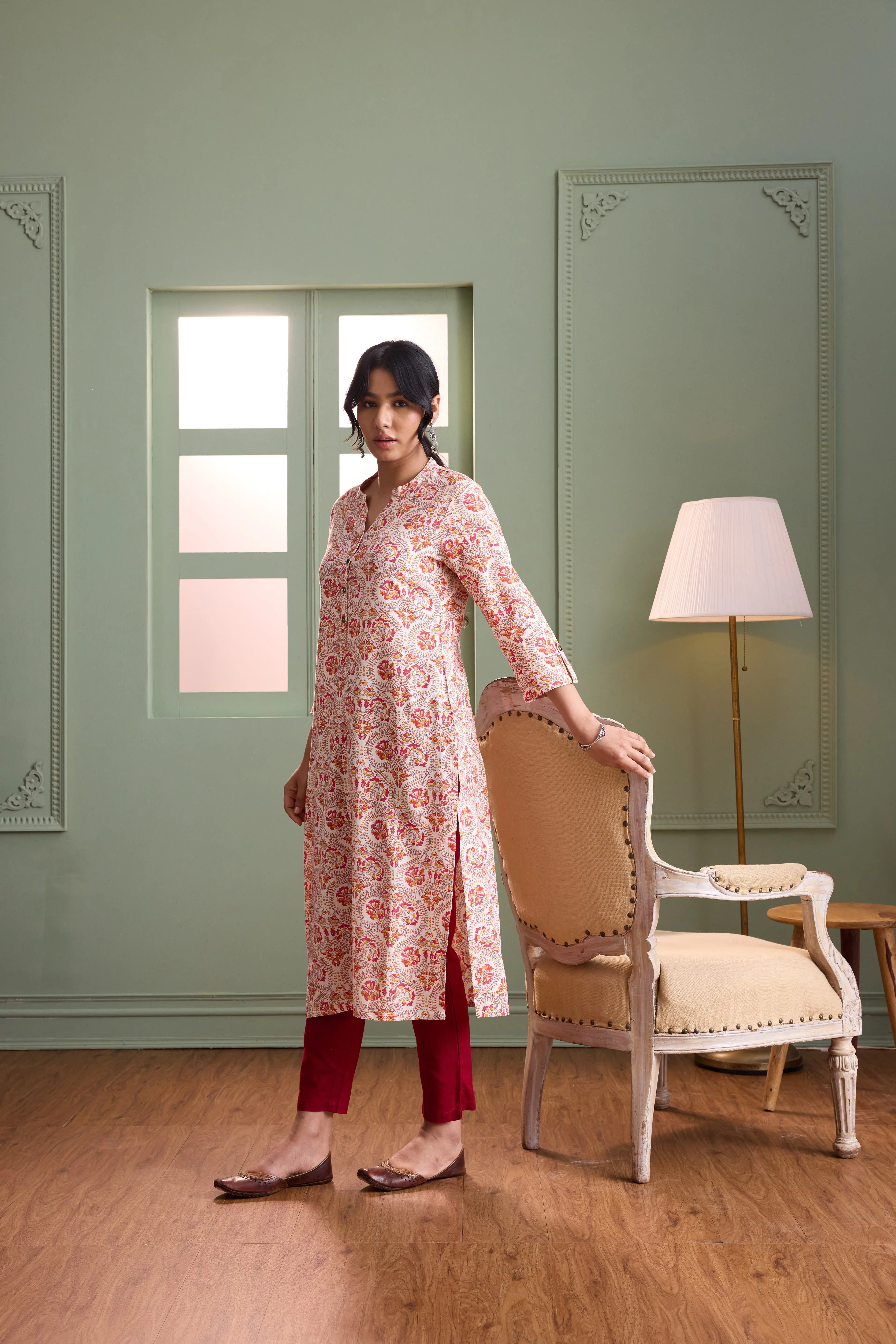 Red & White Printed Straight Kurta